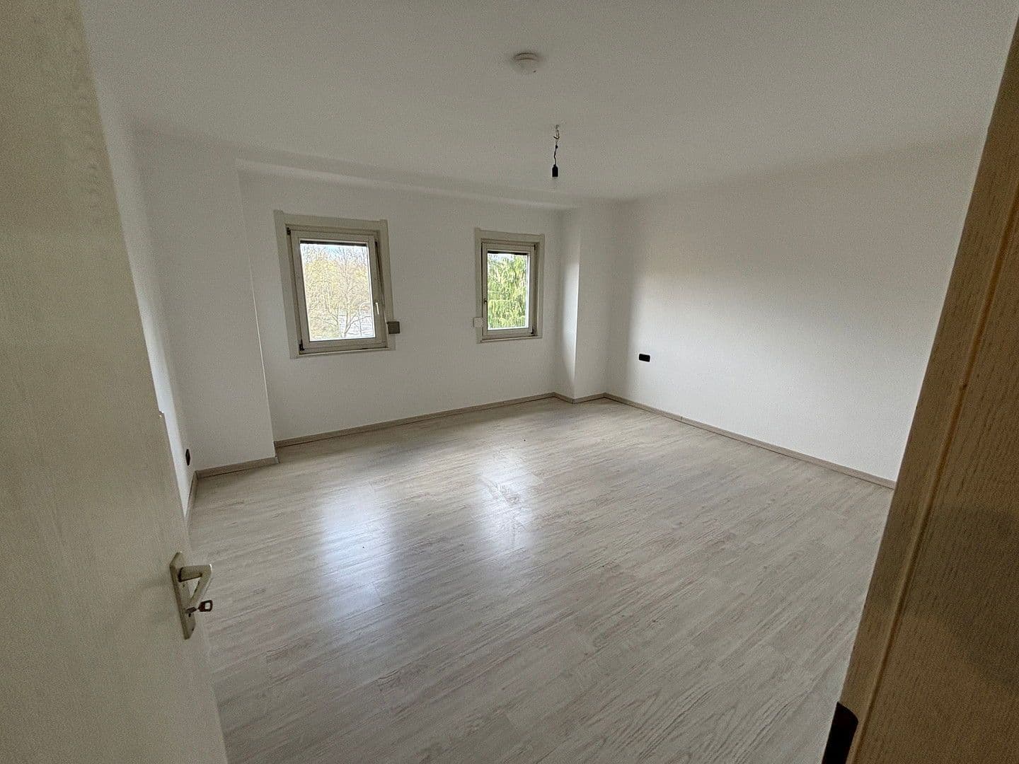 Pronájem bytu 3+1 63 m², Millotstraße 1, Nürtingen, Bádensko-Württembersko Pronájem bytu 3+1 63 m², Millotstraße 1, Nürtingen, Bádensko-Württembersko