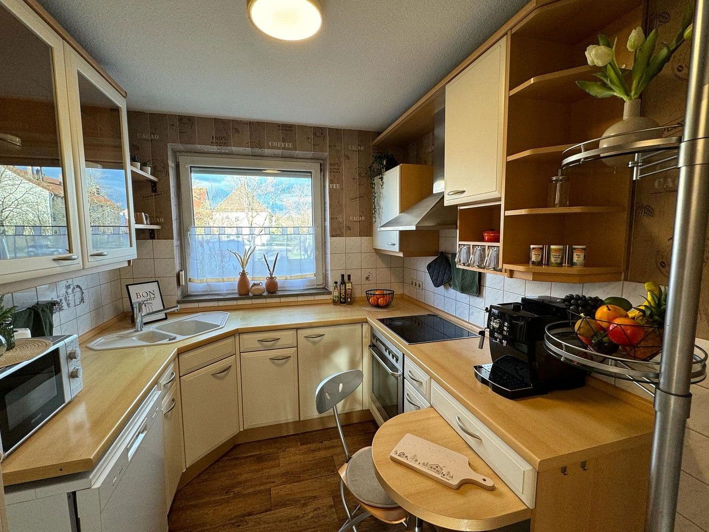 Pronájem bytu 3+1 85 m², Eichstätter Platz 8, Nürnberg, Bavorsko Pronájem bytu 3+1 85 m², Eichstätter Platz 8, Nürnberg, Bavorsko