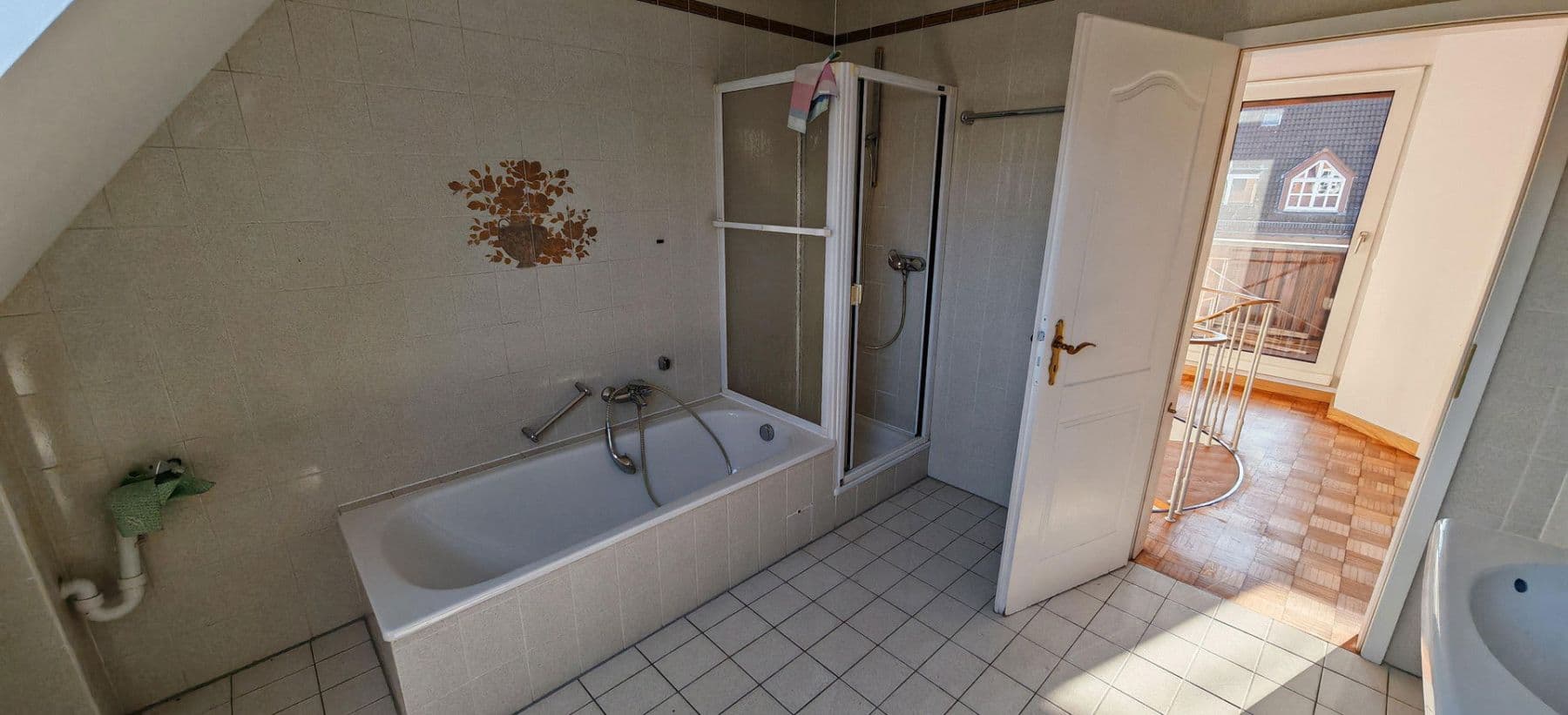 Pronájem bytu 3+kk 93 m², Alzey, Porýní-Falc Pronájem bytu 3+kk 93 m², Alzey, Porýní-Falc