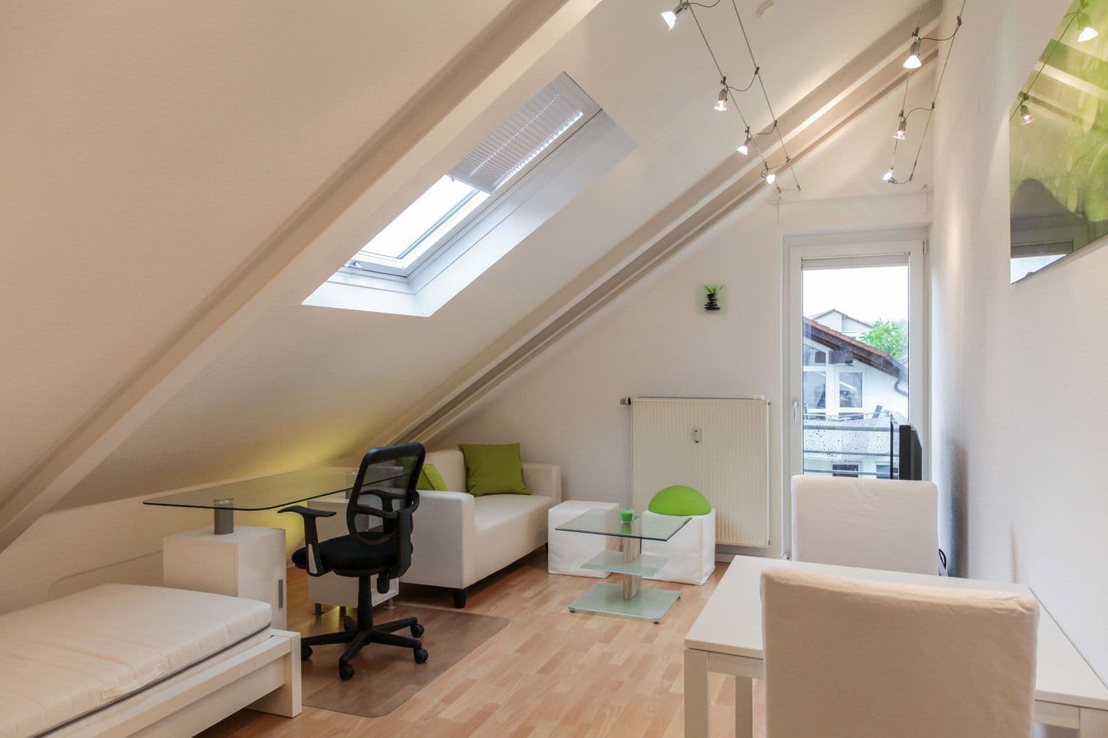 Pronájem bytu 1+1 23 m², Habichtstraße 2, Herrenberg, Bádensko-Württembersko Pronájem bytu 1+1 23 m², Habichtstraße 2, Herrenberg, Bádensko-Württembersko