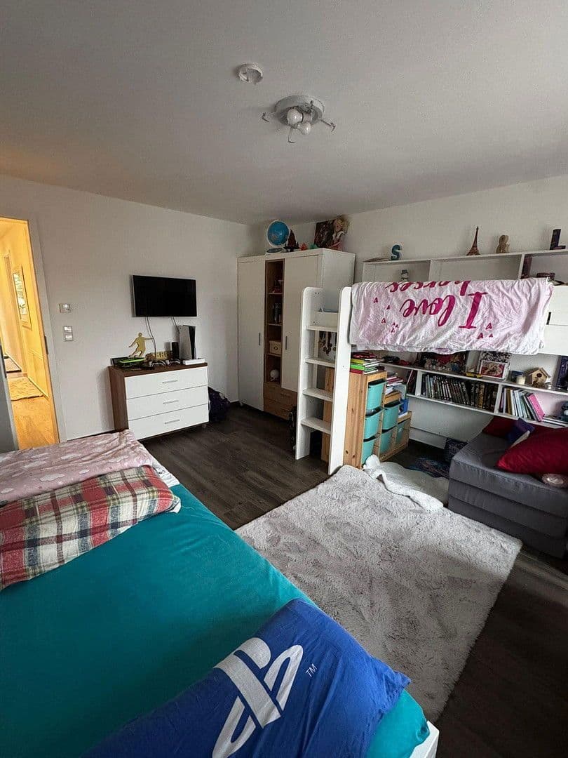 Pronájem bytu 3+1 90 m², Astrid-Lindgrenstr. 2, Neu-Ulm, Bavorsko Pronájem bytu 3+1 90 m², Astrid-Lindgrenstr. 2, Neu-Ulm, Bavorsko