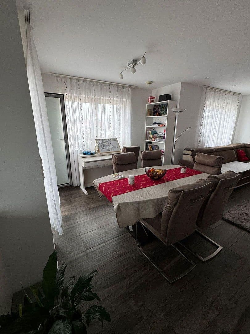 Pronájem bytu 3+1 90 m², Astrid-Lindgrenstr. 2, Neu-Ulm, Bavorsko Pronájem bytu 3+1 90 m², Astrid-Lindgrenstr. 2, Neu-Ulm, Bavorsko