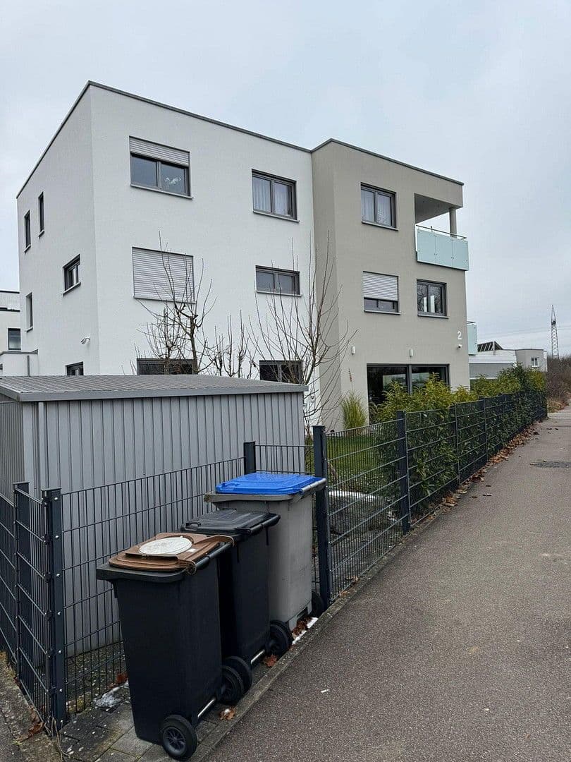 Pronájem bytu 3+1 90 m², Astrid-Lindgrenstr. 2, Neu-Ulm, Bavorsko Pronájem bytu 3+1 90 m², Astrid-Lindgrenstr. 2, Neu-Ulm, Bavorsko