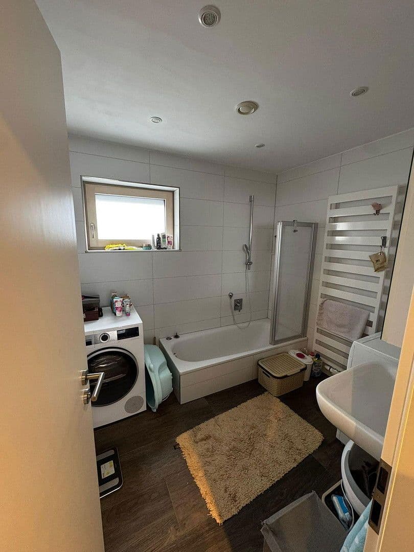 Pronájem bytu 3+1 90 m², Astrid-Lindgrenstr. 2, Neu-Ulm, Bavorsko Pronájem bytu 3+1 90 m², Astrid-Lindgrenstr. 2, Neu-Ulm, Bavorsko