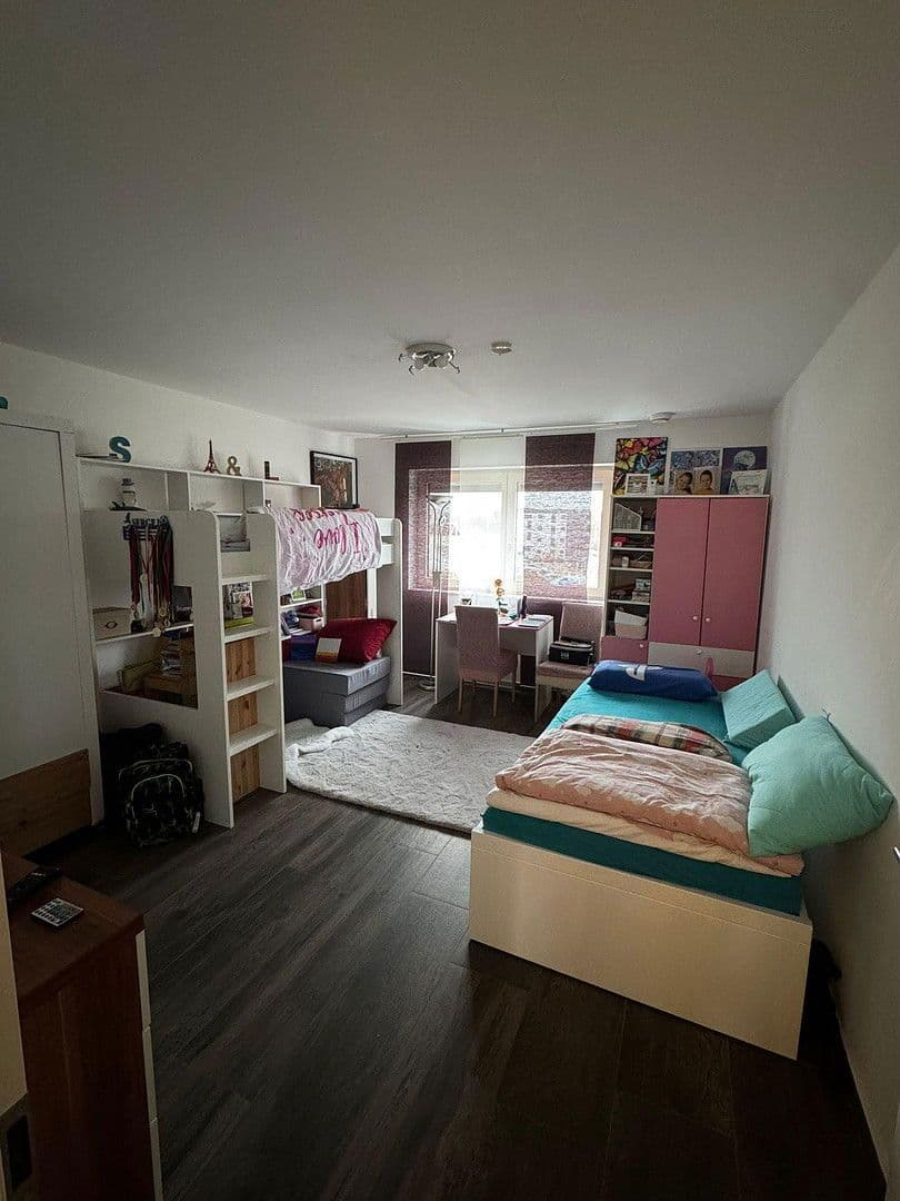 Pronájem bytu 3+1 90 m², Astrid-Lindgrenstr. 2, Neu-Ulm, Bavorsko Pronájem bytu 3+1 90 m², Astrid-Lindgrenstr. 2, Neu-Ulm, Bavorsko