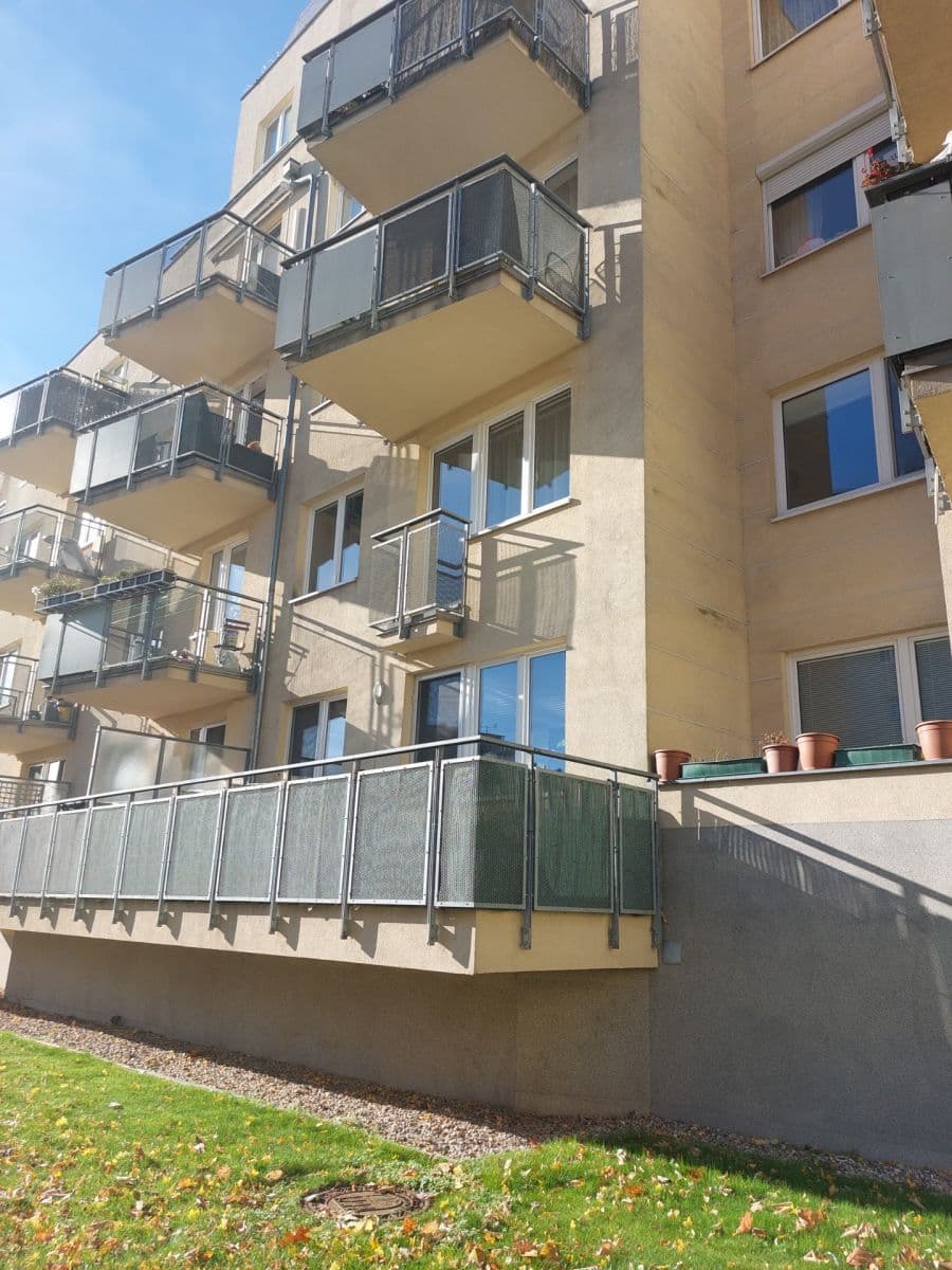 Pronájem garáže 16 m², Berlínská, Praha, Praha Pronájem garáže 16 m², Berlínská, Praha, Praha