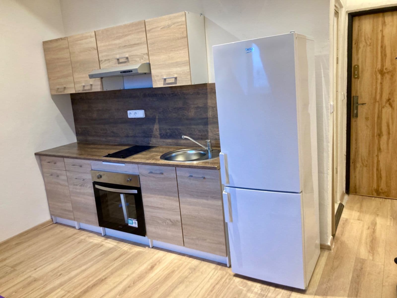 Pronájem bytu 1+kk 19 m², Svahová, Karlovy Vary, Karlovarský kraj Pronájem bytu 1+kk 19 m², Svahová, Karlovy Vary, Karlovarský kraj