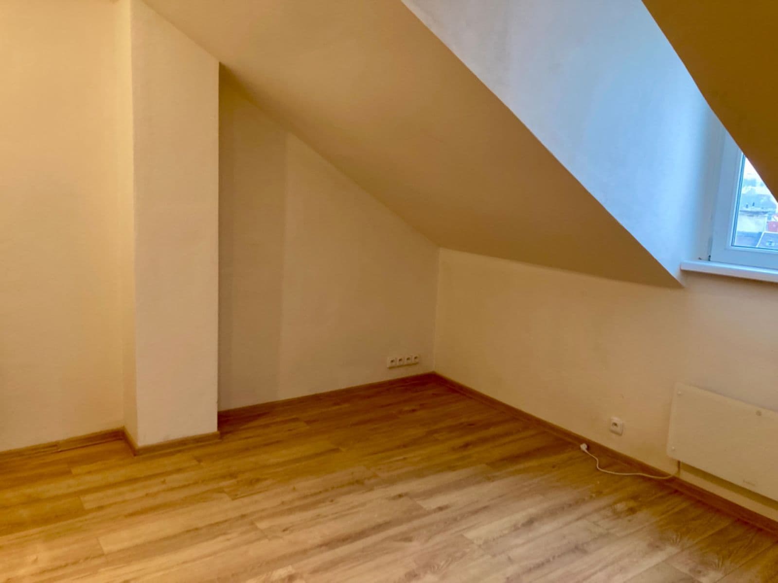 Pronájem bytu 1+kk 19 m², Svahová, Karlovy Vary, Karlovarský kraj Pronájem bytu 1+kk 19 m², Svahová, Karlovy Vary, Karlovarský kraj