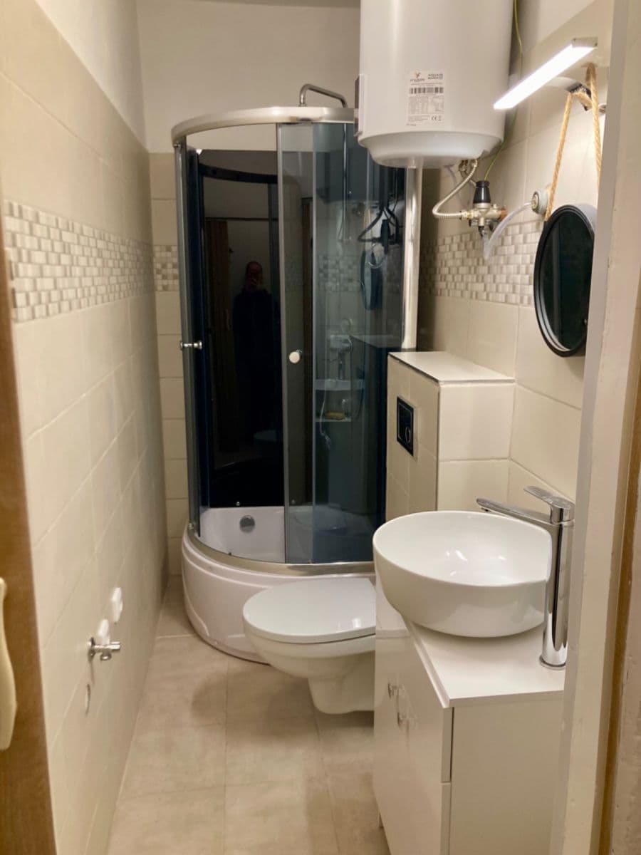 Pronájem bytu 1+kk 19 m², Svahová, Karlovy Vary, Karlovarský kraj Pronájem bytu 1+kk 19 m², Svahová, Karlovy Vary, Karlovarský kraj