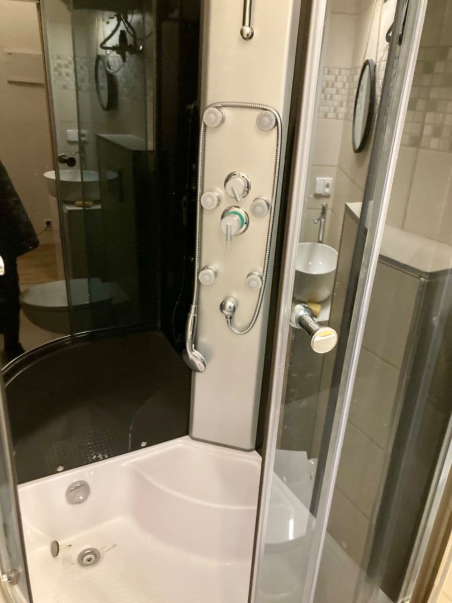 Pronájem bytu 1+kk 19 m², Svahová, Karlovy Vary, Karlovarský kraj Pronájem bytu 1+kk 19 m², Svahová, Karlovy Vary, Karlovarský kraj