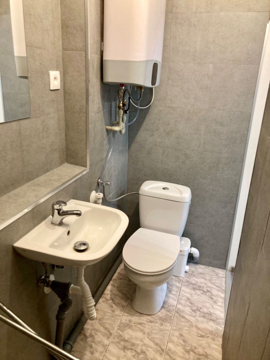 Pronájem bytu 2+kk 29 m², Svahová, Karlovy Vary, Karlovarský kraj Pronájem bytu 2+kk 29 m², Svahová, Karlovy Vary, Karlovarský kraj