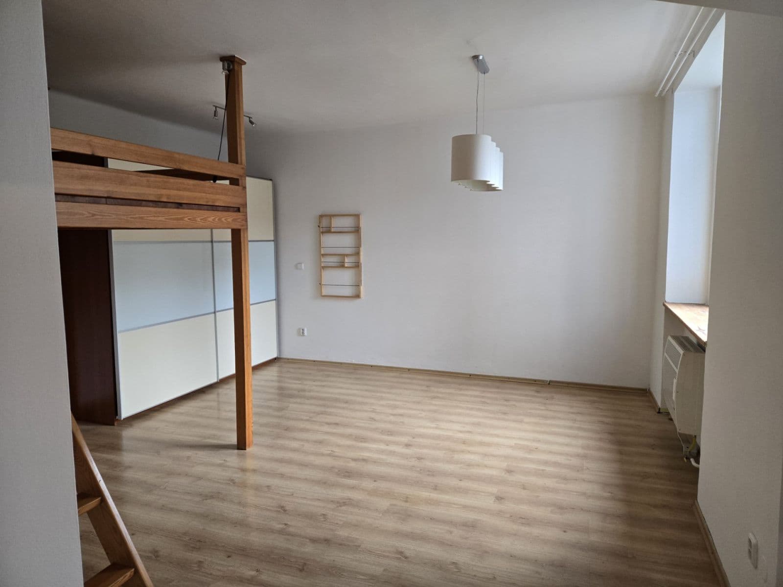 Pronájem bytu 1+1 41 m², nám. Svobody, Přerov, Olomoucký kraj Pronájem bytu 1+1 41 m², nám. Svobody, Přerov, Olomoucký kraj