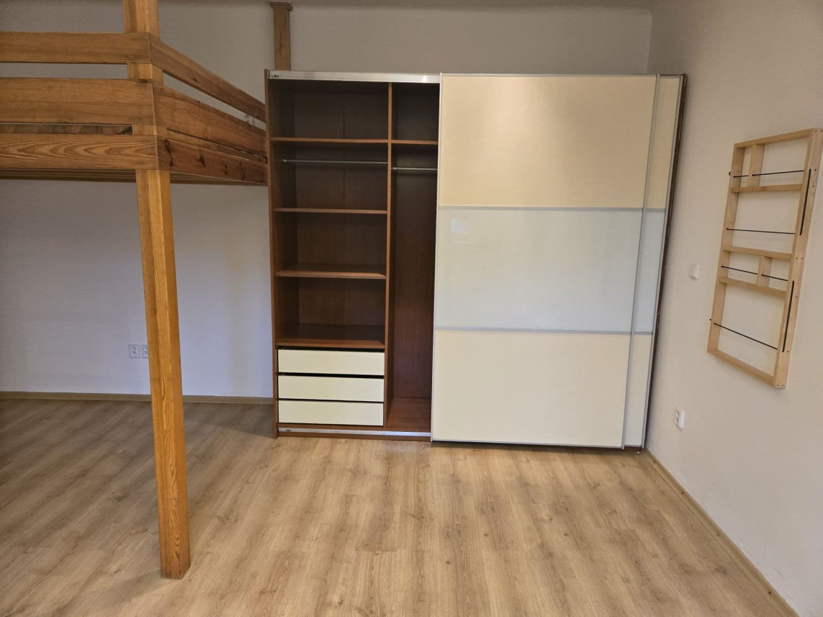 Pronájem bytu 1+1 41 m², nám. Svobody, Přerov, Olomoucký kraj Pronájem bytu 1+1 41 m², nám. Svobody, Přerov, Olomoucký kraj