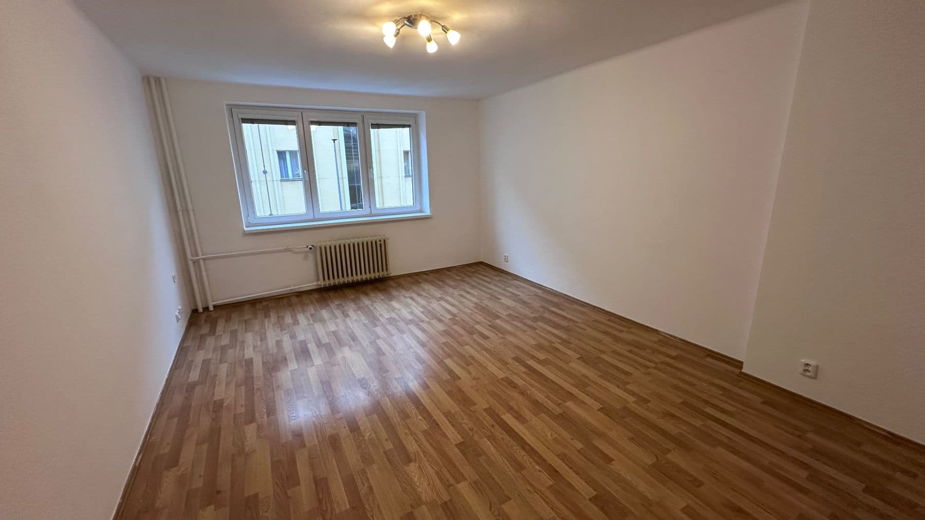 Pronájem bytu 2+1 57 m², Holandská, Praha, Praha Pronájem bytu 2+1 57 m², Holandská, Praha, Praha