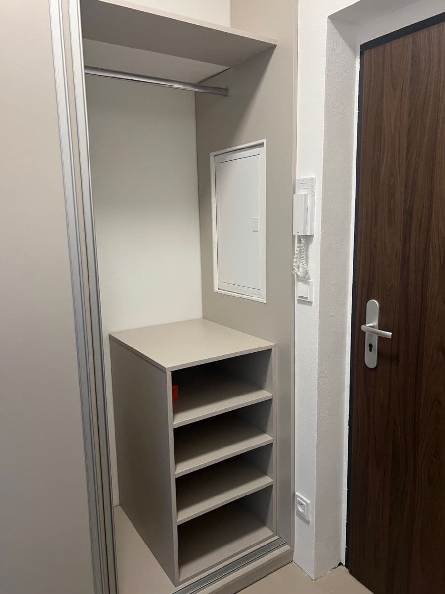 Pronájem bytu 1+kk 30 m², Puškinova, Plzeň, Plzeňský kraj Pronájem bytu 1+kk 30 m², Puškinova, Plzeň, Plzeňský kraj