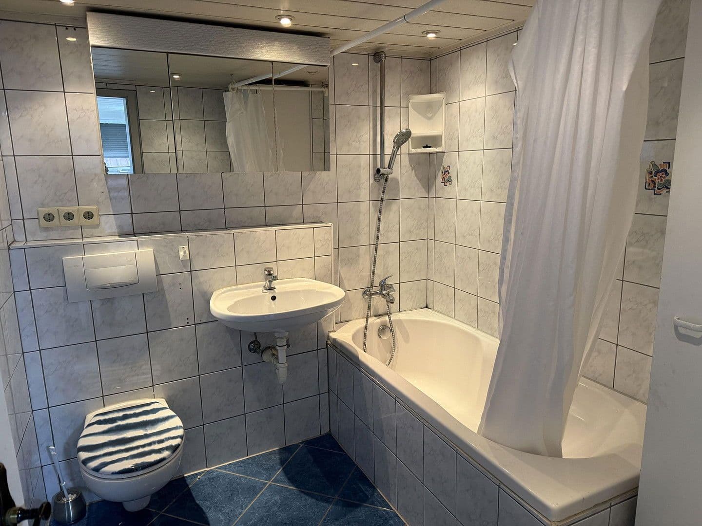 Prodej domu 100 m², pozemek 398 m², Heilbronn, Bádensko-Württembersko Prodej domu 100 m², pozemek 398 m², Heilbronn, Bádensko-Württembersko