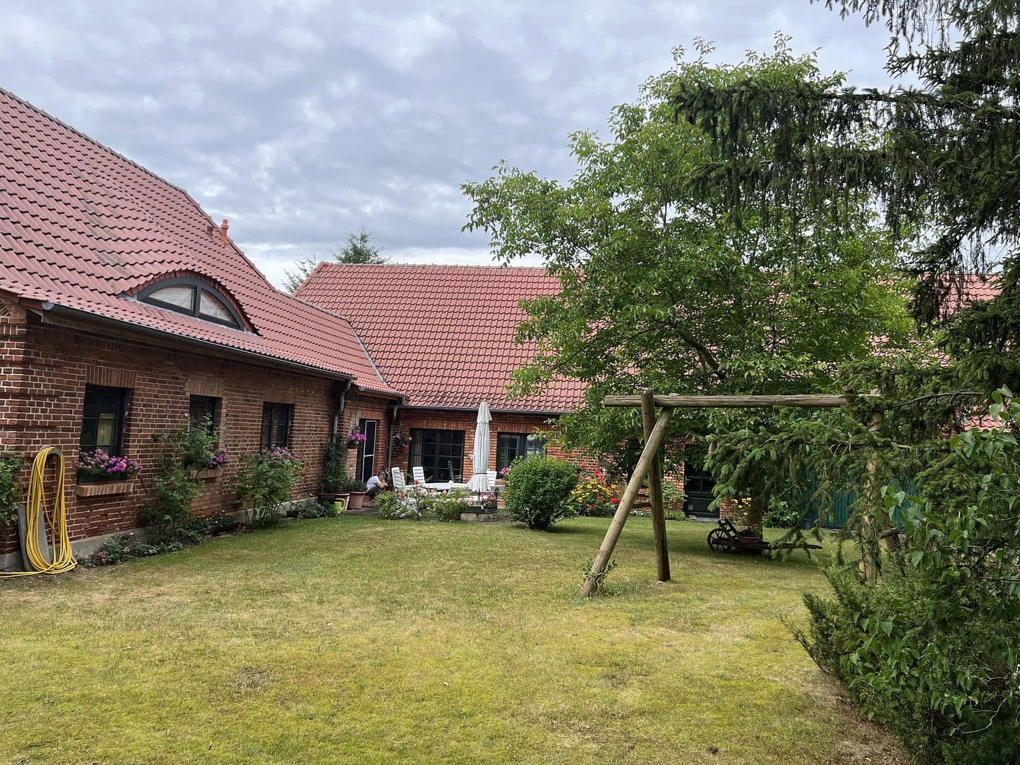 Prodej domu 232 m², pozemek 3.243 m², Meierstorfer Straße 2, Ruhner Berge, Mecklenburg-Vorpommern Prodej domu 232 m², pozemek 3.243 m², Meierstorfer Straße 2, Ruhner Berge, Mecklenburg-Vorpommern