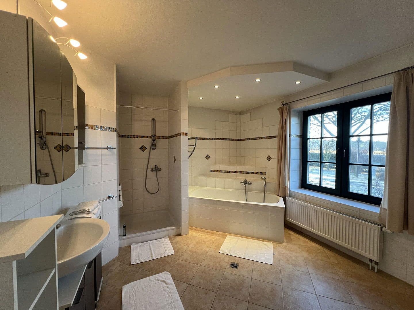 Prodej domu 232 m², pozemek 3.243 m², Meierstorfer Straße 2, Ruhner Berge, Mecklenburg-Vorpommern Prodej domu 232 m², pozemek 3.243 m², Meierstorfer Straße 2, Ruhner Berge, Mecklenburg-Vorpommern