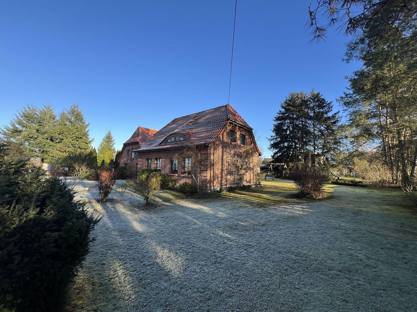 Prodej domu 232 m², pozemek 3.243 m², Meierstorfer Straße 2, Ruhner Berge, Mecklenburg-Vorpommern Prodej domu 232 m², pozemek 3.243 m², Meierstorfer Straße 2, Ruhner Berge, Mecklenburg-Vorpommern