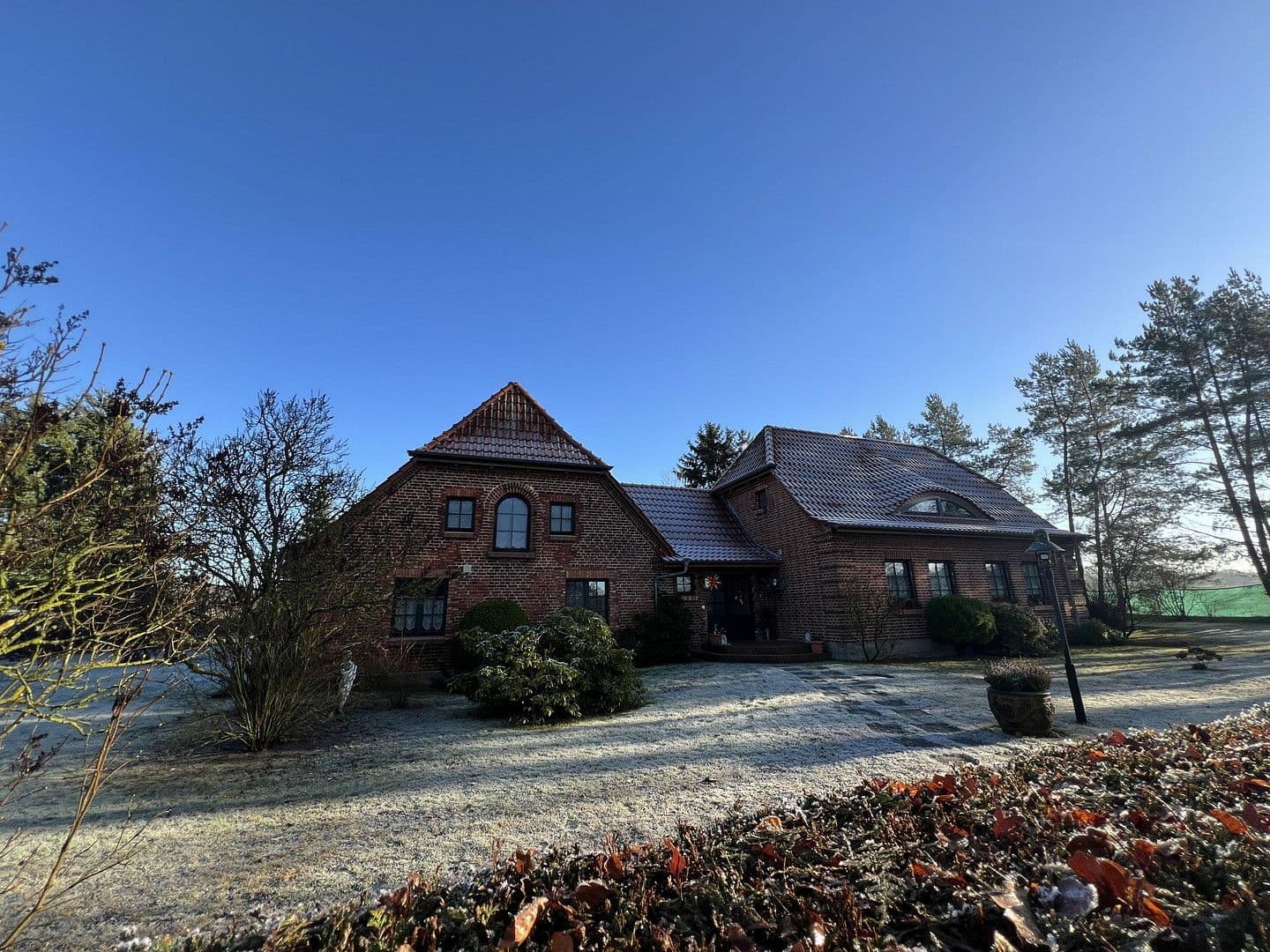 Prodej domu 232 m², pozemek 3.243 m², Meierstorfer Straße 2, Ruhner Berge, Mecklenburg-Vorpommern Prodej domu 232 m², pozemek 3.243 m², Meierstorfer Straße 2, Ruhner Berge, Mecklenburg-Vorpommern