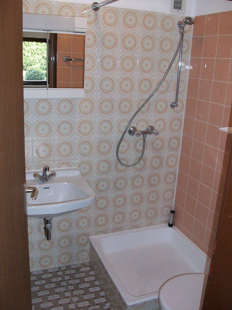 Pronájem bytu 1+1 22 m², Klosterstr. 76, Randersacker, Bavorsko Pronájem bytu 1+1 22 m², Klosterstr. 76, Randersacker, Bavorsko