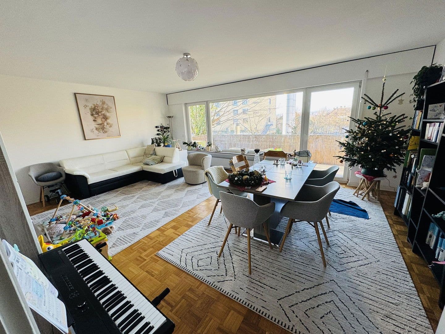 Pronájem bytu 4+1 116 m², Humboldstraße 27, Wiesbaden, Hessen Pronájem bytu 4+1 116 m², Humboldstraße 27, Wiesbaden, Hessen