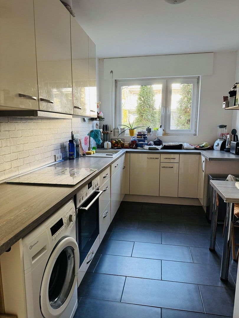 Pronájem bytu 4+1 116 m², Humboldstraße 27, Wiesbaden, Hessen Pronájem bytu 4+1 116 m², Humboldstraße 27, Wiesbaden, Hessen