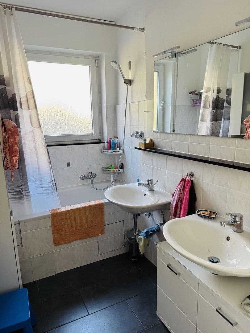 Pronájem bytu 4+1 116 m², Humboldstraße 27, Wiesbaden, Hessen Pronájem bytu 4+1 116 m², Humboldstraße 27, Wiesbaden, Hessen