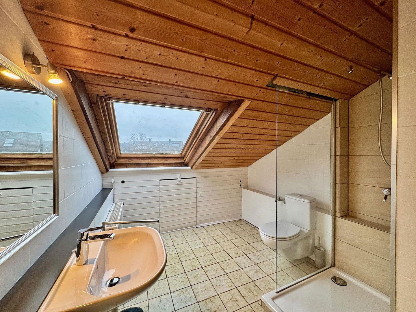 Pronájem bytu 2+1 63 m², Eichenstr. 19, Bad Rappenau, Bádensko-Württembersko Pronájem bytu 2+1 63 m², Eichenstr. 19, Bad Rappenau, Bádensko-Württembersko