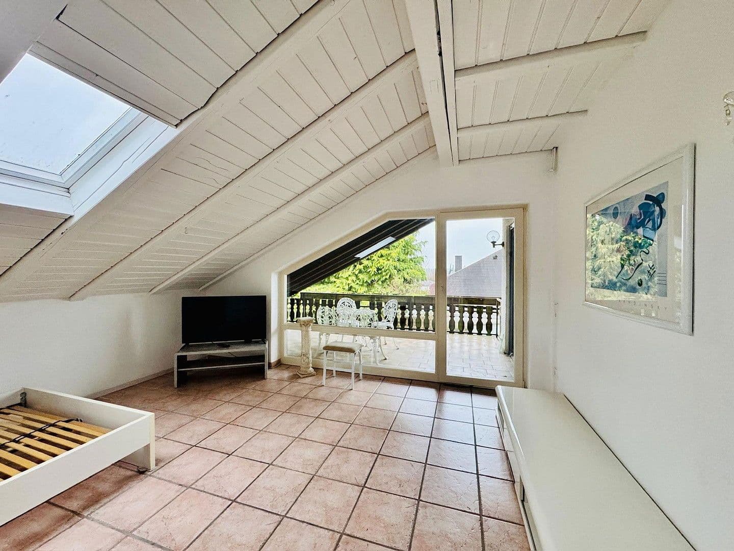 Pronájem bytu 2+1 63 m², Eichenstr. 19, Bad Rappenau, Bádensko-Württembersko Pronájem bytu 2+1 63 m², Eichenstr. 19, Bad Rappenau, Bádensko-Württembersko