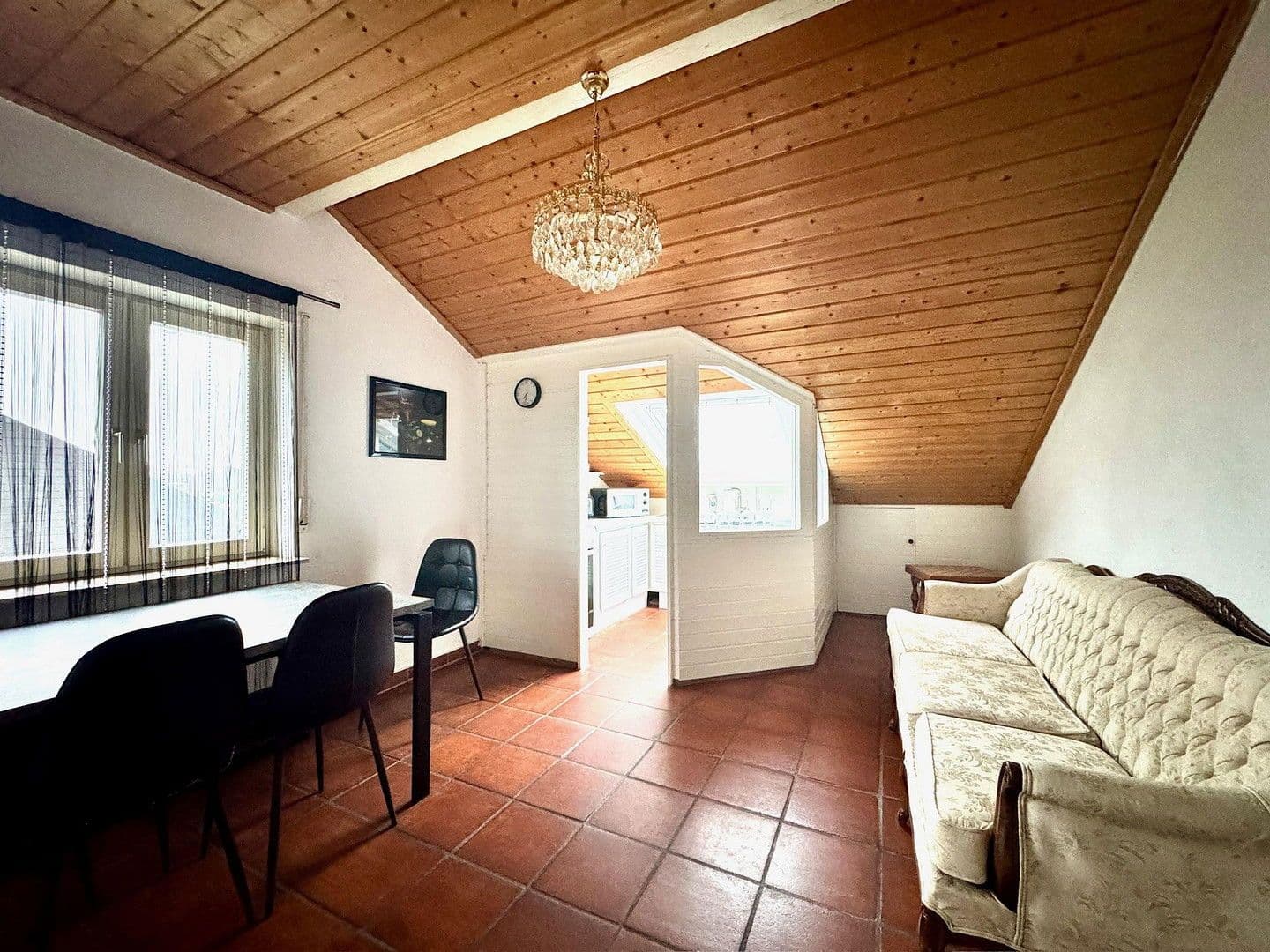 Pronájem bytu 2+1 63 m², Eichenstr. 19, Bad Rappenau, Bádensko-Württembersko Pronájem bytu 2+1 63 m², Eichenstr. 19, Bad Rappenau, Bádensko-Württembersko