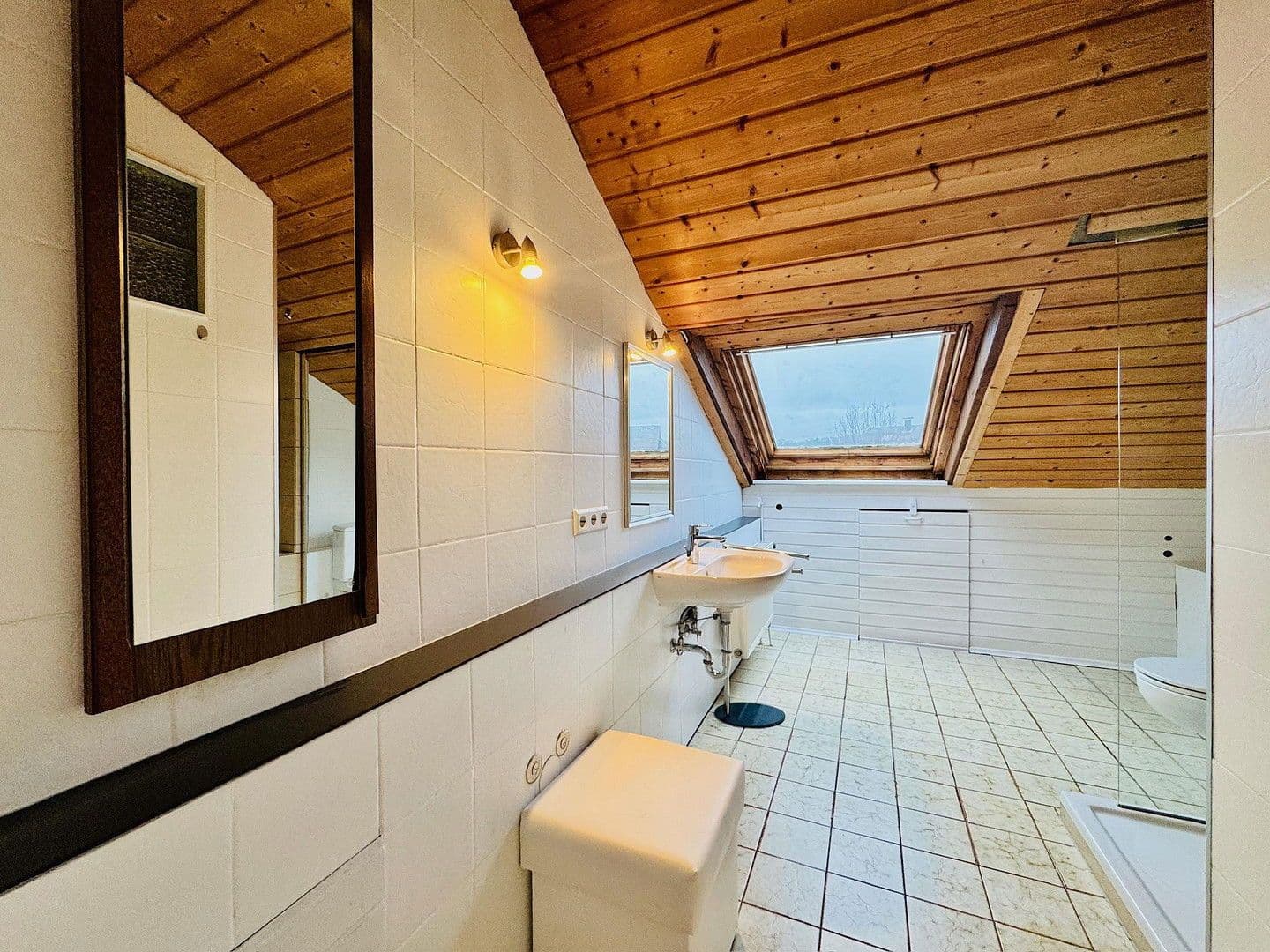 Pronájem bytu 2+1 63 m², Eichenstr. 19, Bad Rappenau, Bádensko-Württembersko Pronájem bytu 2+1 63 m², Eichenstr. 19, Bad Rappenau, Bádensko-Württembersko