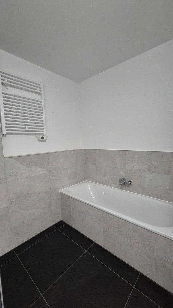 Pronájem bytu 3+1 66 m², Planegger Str. 63, München, Bavorsko Pronájem bytu 3+1 66 m², Planegger Str. 63, München, Bavorsko