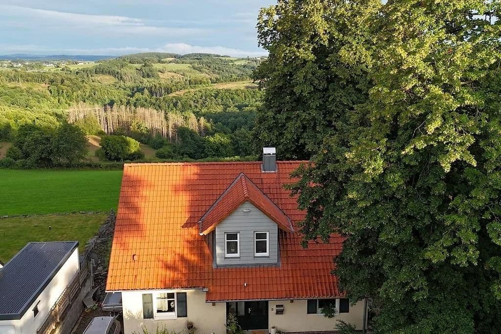 Prodej domu 160 m², pozemek 1.193 m², Breckerfeld, Severní Porýní-Vestfálsko Prodej domu 160 m², pozemek 1.193 m², Breckerfeld, Severní Porýní-Vestfálsko