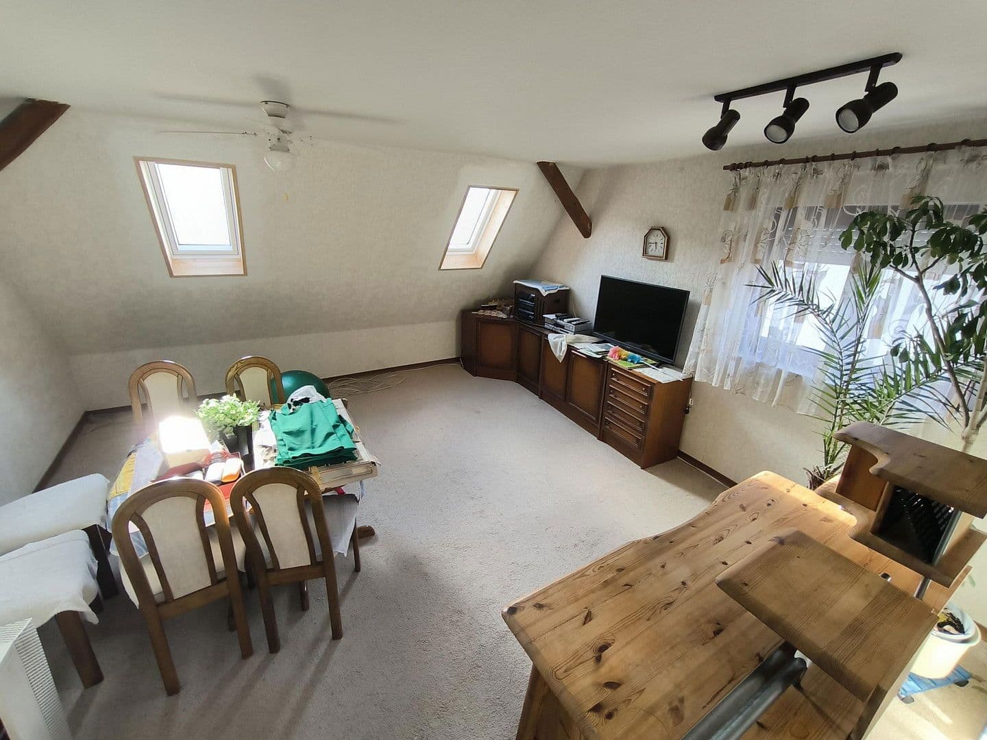 Prodej domu 141 m², pozemek 179 m², Remshalden, Bádensko-Württembersko Prodej domu 141 m², pozemek 179 m², Remshalden, Bádensko-Württembersko