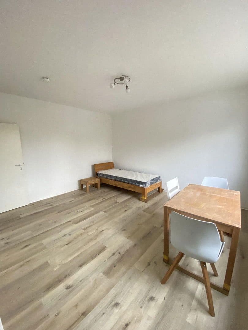 Pronájem bytu 1+1 29 m², Karlsruhe, Bádensko-Württembersko Pronájem bytu 1+1 29 m², Karlsruhe, Bádensko-Württembersko