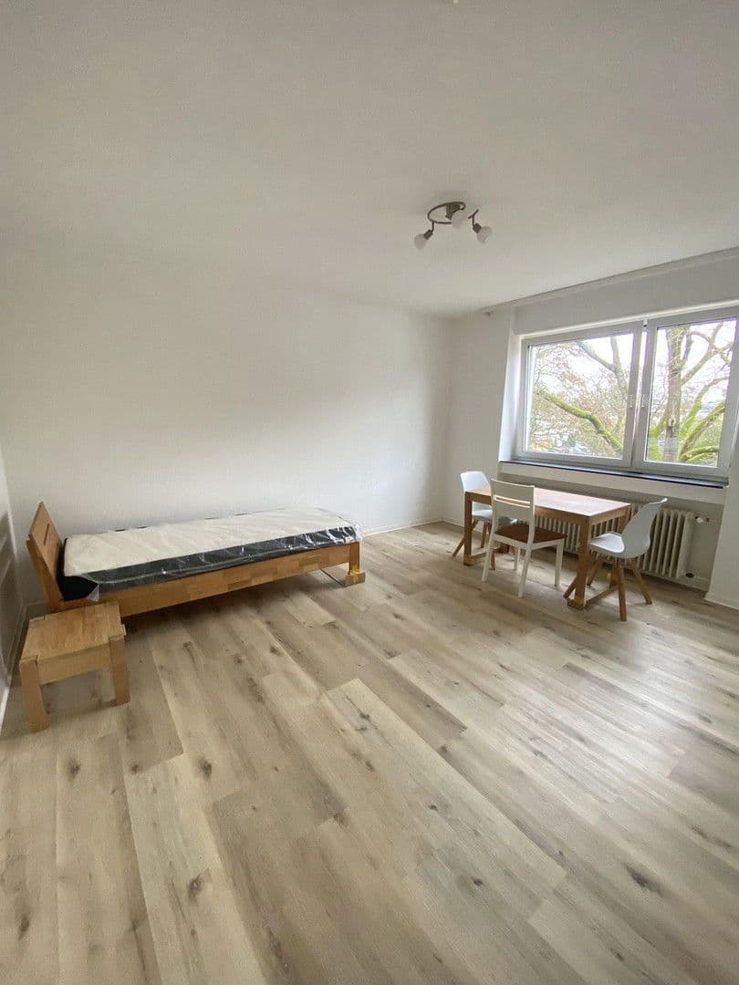 Pronájem bytu 1+1 29 m², Karlsruhe, Bádensko-Württembersko Pronájem bytu 1+1 29 m², Karlsruhe, Bádensko-Württembersko