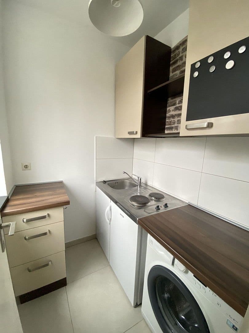 Pronájem bytu 1+1 29 m², Karlsruhe, Bádensko-Württembersko Pronájem bytu 1+1 29 m², Karlsruhe, Bádensko-Württembersko