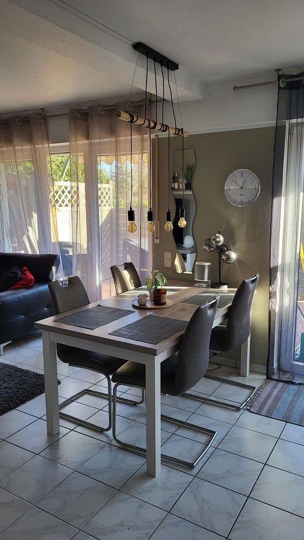 Pronájem bytu 2+1 66 m², Bonn, Severní Porýní-Vestfálsko Pronájem bytu 2+1 66 m², Bonn, Severní Porýní-Vestfálsko