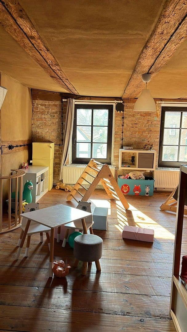 Pronájem bytu 4+1 165 m², Berliner Straße 73, Oderberg, Braniborsko Pronájem bytu 4+1 165 m², Berliner Straße 73, Oderberg, Braniborsko