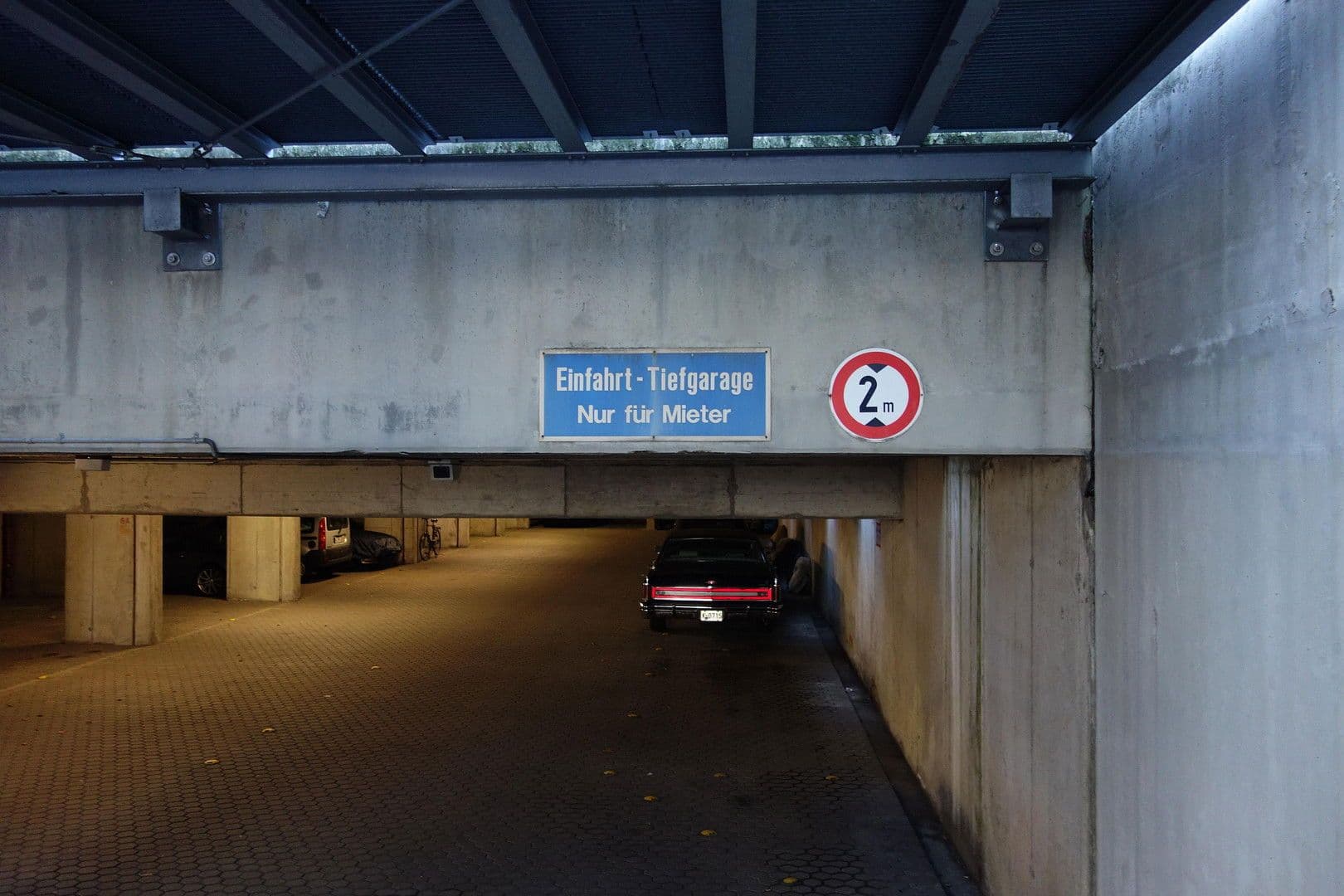 Prodej garáže, Rhöndorfer Straße 8, Köln, Severní Porýní-Vestfálsko Prodej garáže, Rhöndorfer Straße 8, Köln, Severní Porýní-Vestfálsko