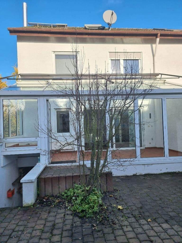Prodej domu 130 m², pozemek 305 m², Mainz, Porýní-Falc Prodej domu 130 m², pozemek 305 m², Mainz, Porýní-Falc