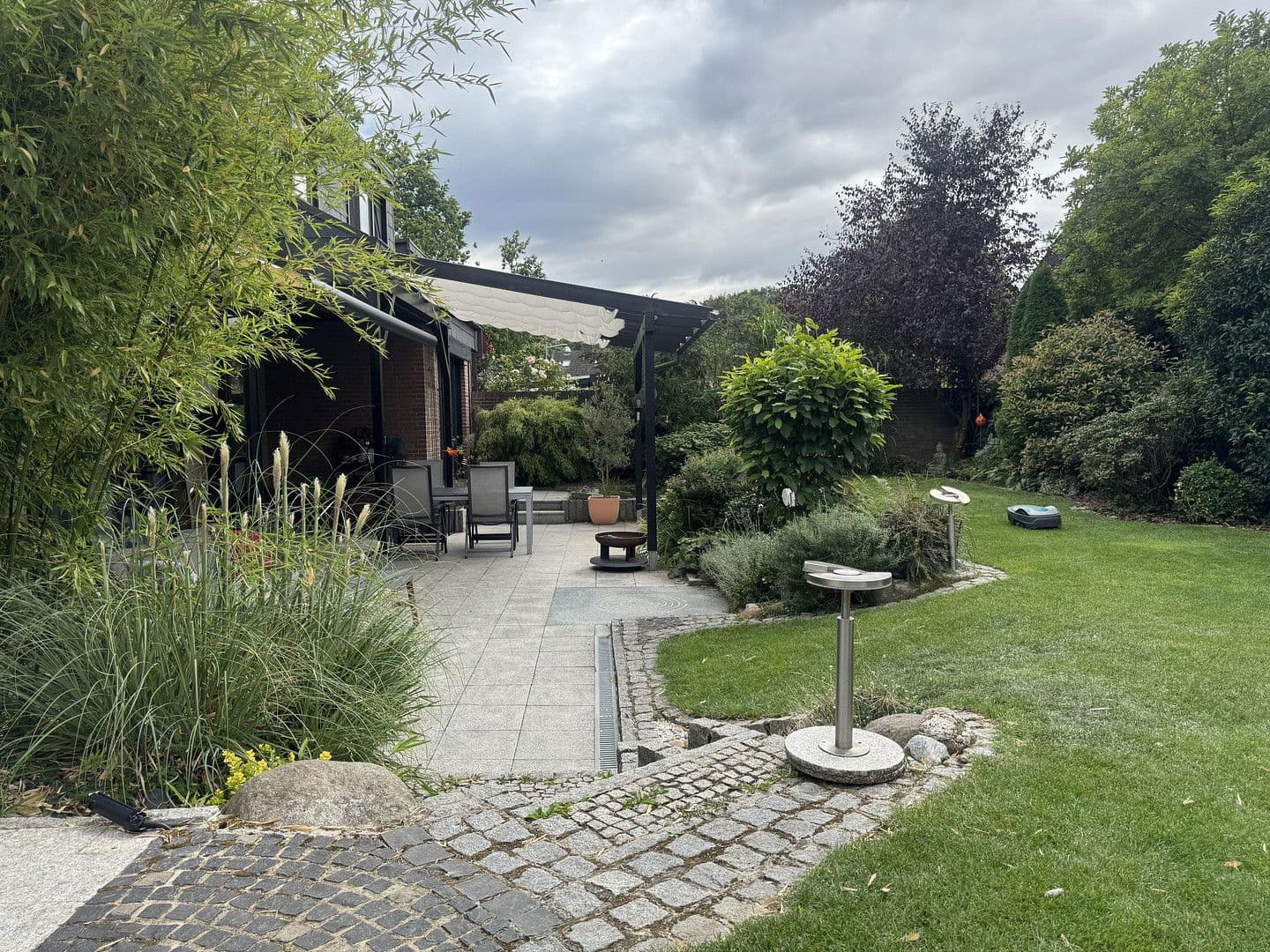 Prodej domu 273 m², pozemek 581 m², Langenhagen, Dolní Sasko Prodej domu 273 m², pozemek 581 m², Langenhagen, Dolní Sasko