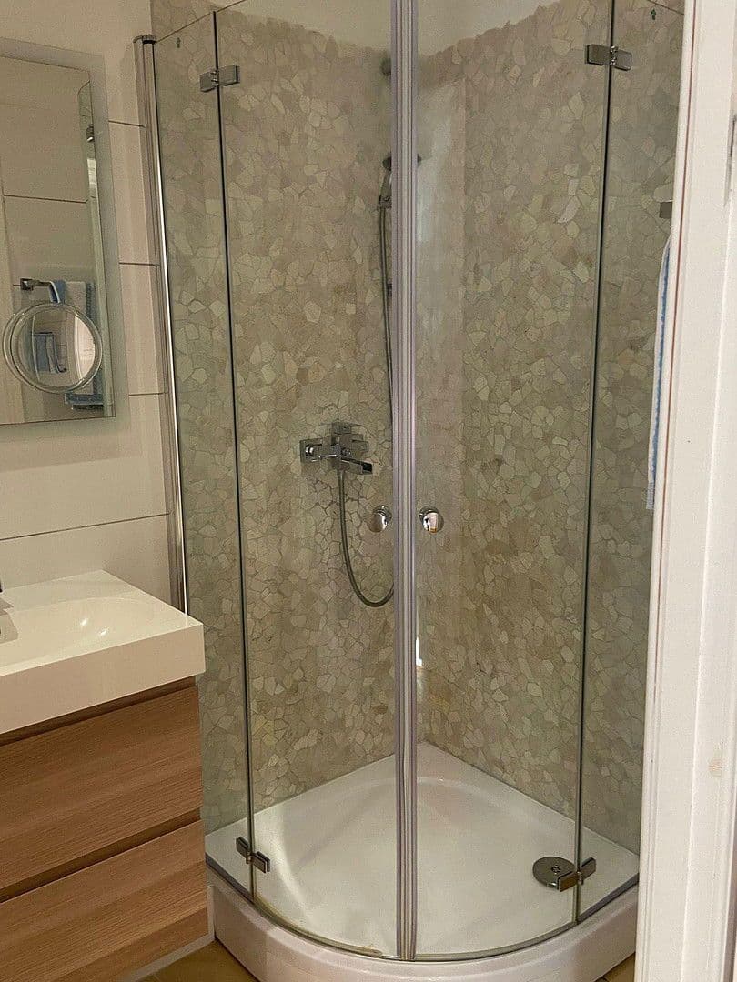 Prodej bytu 2+1 53 m², Kamekestraße 10, Berlin, Berlín Prodej bytu 2+1 53 m², Kamekestraße 10, Berlin, Berlín