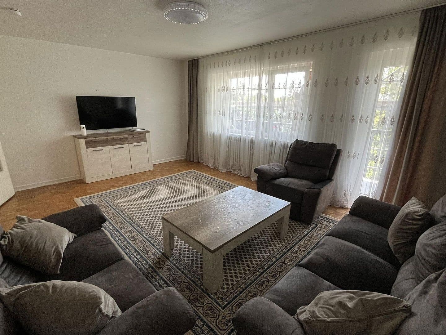 Prodej bytu 4+1 110 m², Eichendorffstr.5a, Peine, Dolní Sasko Prodej bytu 4+1 110 m², Eichendorffstr.5a, Peine, Dolní Sasko