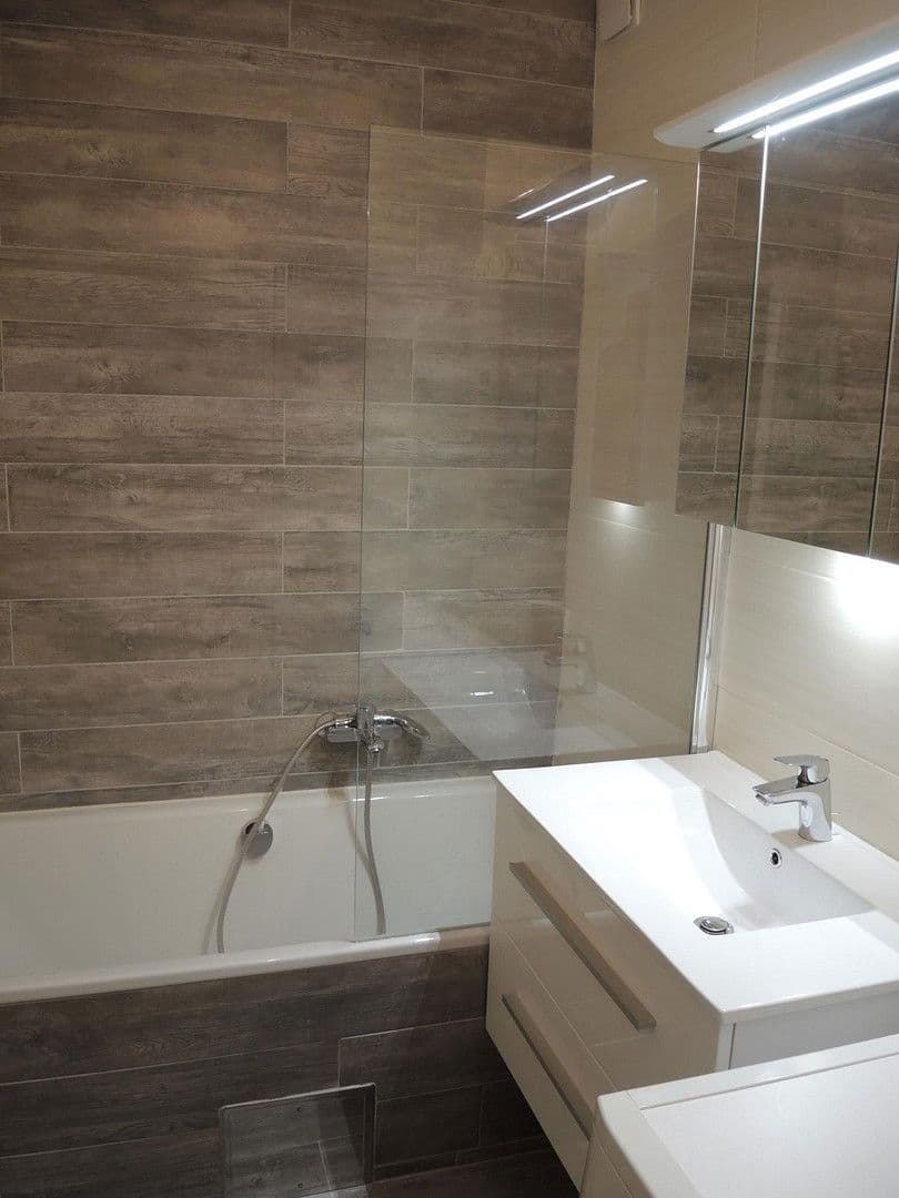 Pronájem bytu 2+1 64 m², Carnerigasse 12, Graz, Štýrsko Pronájem bytu 2+1 64 m², Carnerigasse 12, Graz, Štýrsko