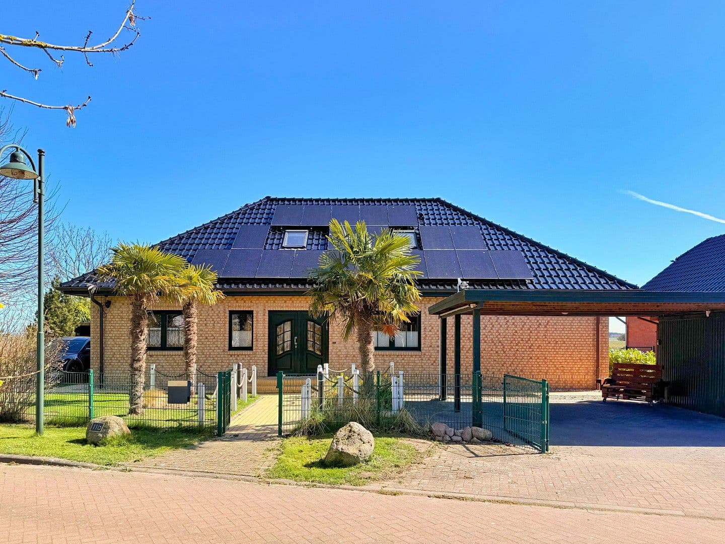 Prodej domu 189 m², pozemek 1.100 m², Ummanz, Mecklenburg-Vorpommern Prodej domu 189 m², pozemek 1.100 m², Ummanz, Mecklenburg-Vorpommern