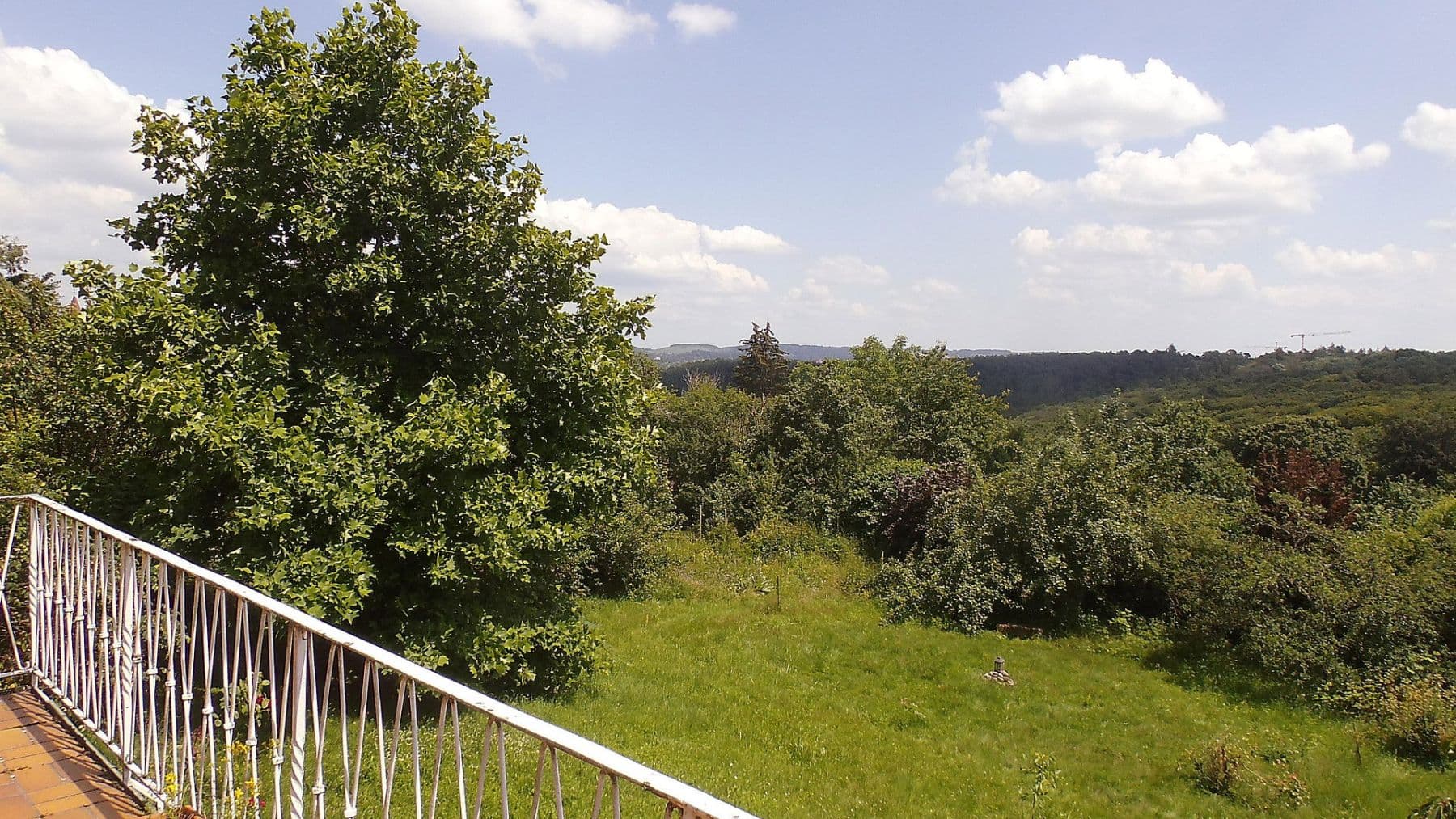 Prodej domu 326 m², pozemek 1.366 m², Nellinger Straße 47, Stuttgart, Bádensko-Württembersko Prodej domu 326 m², pozemek 1.366 m², Nellinger Straße 47, Stuttgart, Bádensko-Württembersko