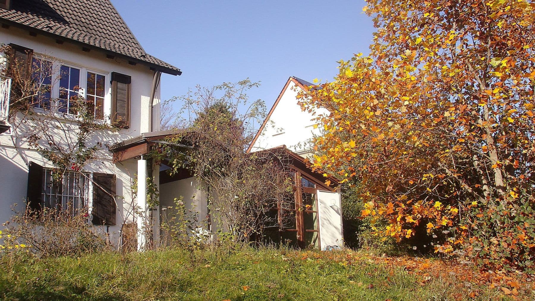 Prodej domu 326 m², pozemek 1.366 m², Nellinger Straße 47, Stuttgart, Bádensko-Württembersko Prodej domu 326 m², pozemek 1.366 m², Nellinger Straße 47, Stuttgart, Bádensko-Württembersko