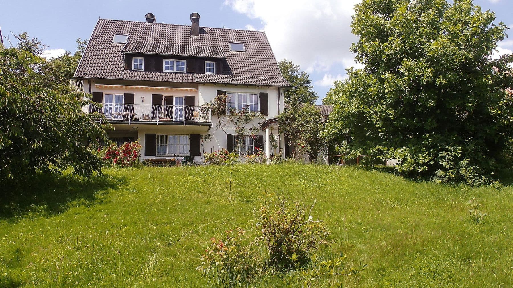 Prodej domu 326 m², pozemek 1.366 m², Nellinger Straße 47, Stuttgart, Bádensko-Württembersko Prodej domu 326 m², pozemek 1.366 m², Nellinger Straße 47, Stuttgart, Bádensko-Württembersko